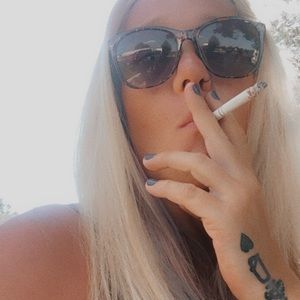 Meet your Posher, Cortney